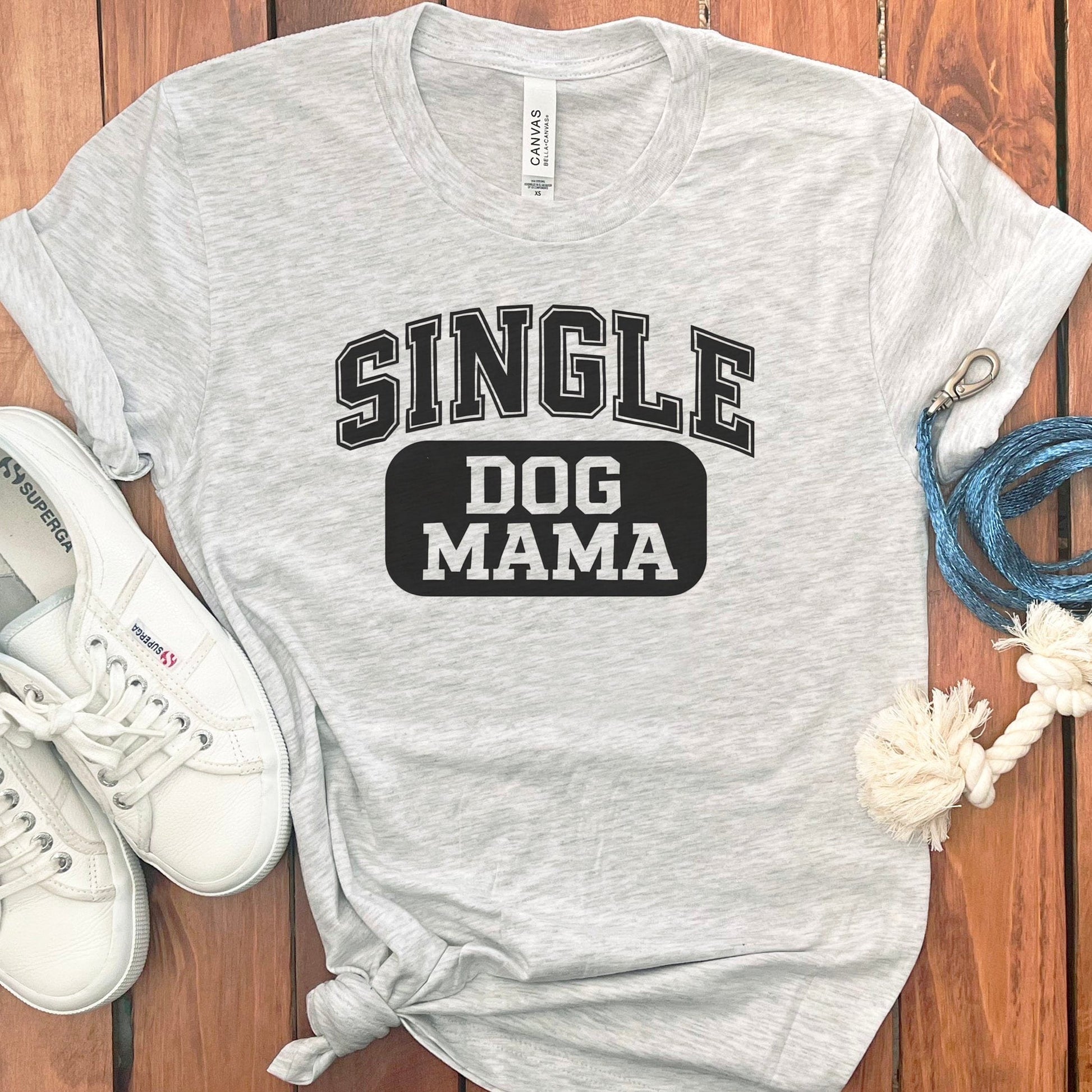 Single Dog Mama Graphic T-Shirt Casual Wear Product