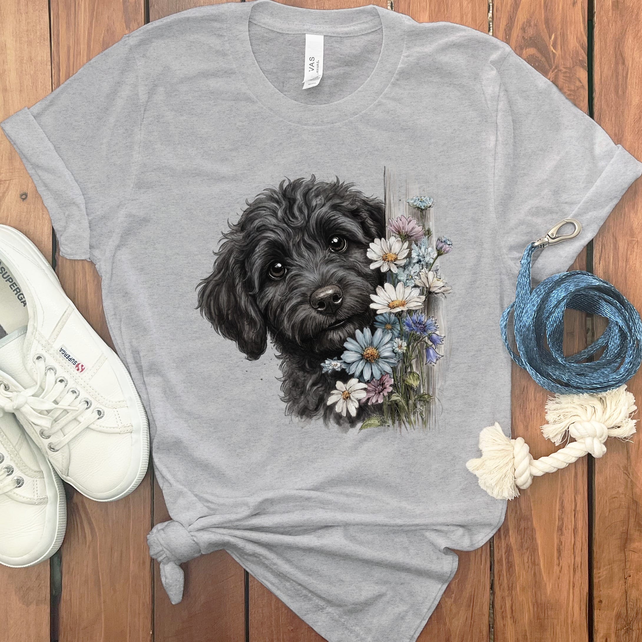 Black Doodle Daisy Peeking T-Shirt in Athletic Heather / S by Puppy Jo