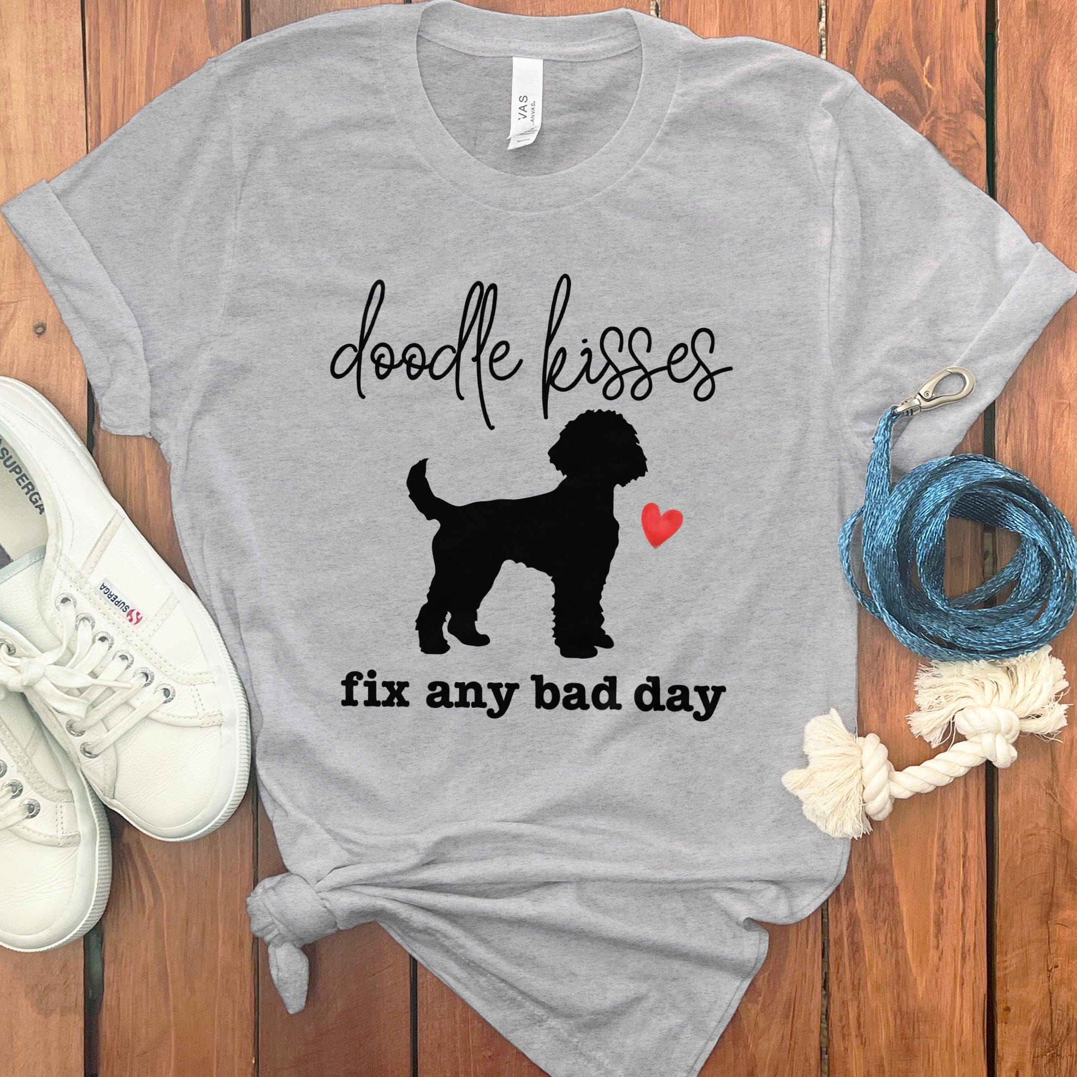 Doodle Kisses T-Shirt in Athletic Heather / S by Puppy Jo