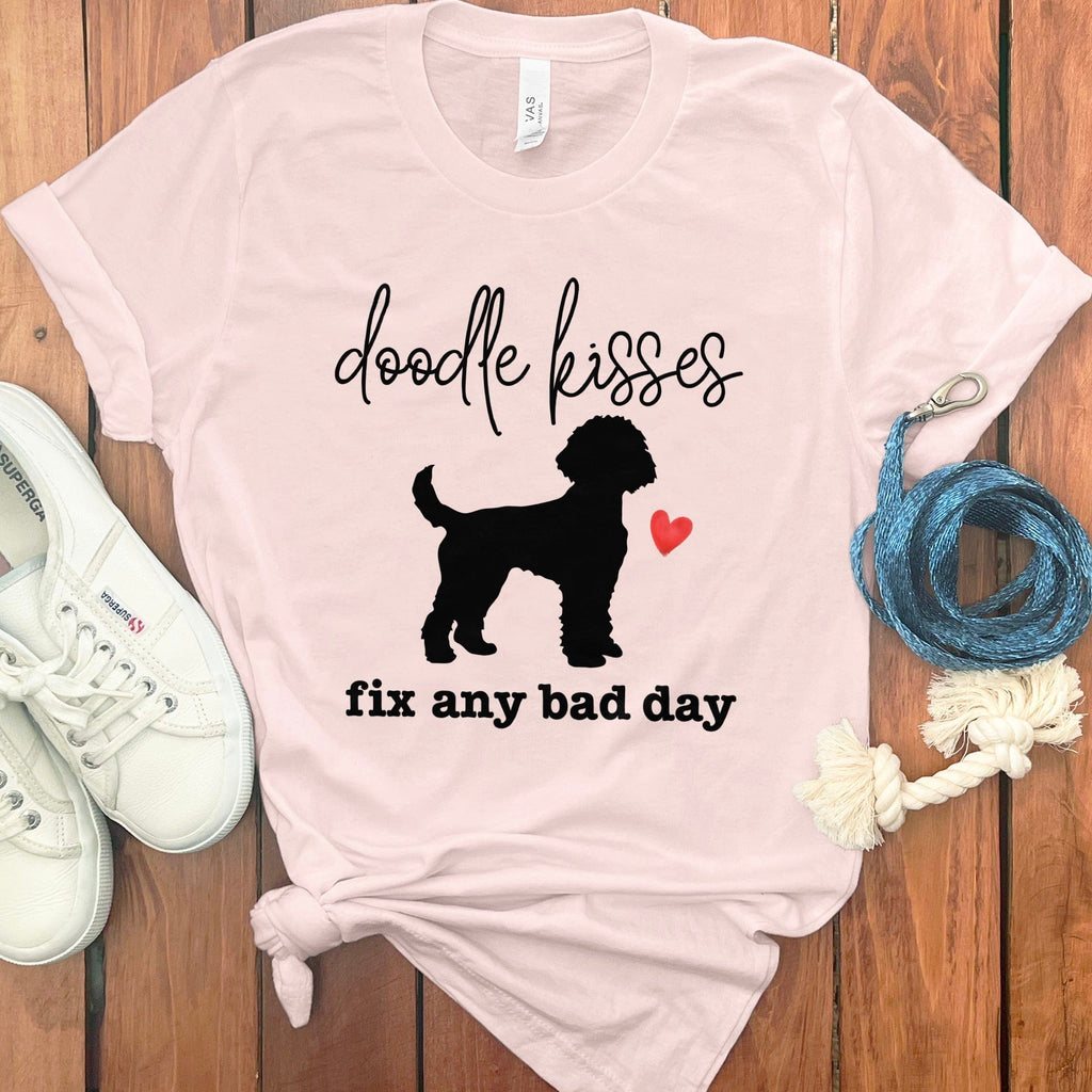 Doodle Kisses T-Shirt in Soft Pink / S by Puppy Jo