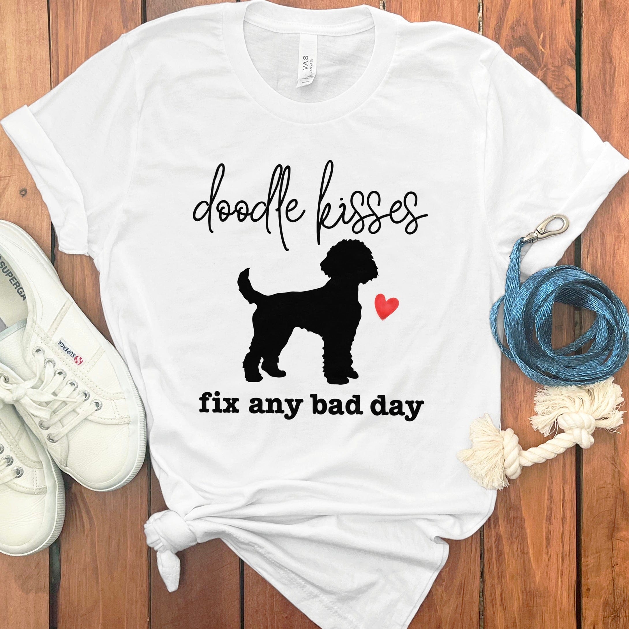 Doodle Kisses T-Shirt in White / S by Puppy Jo